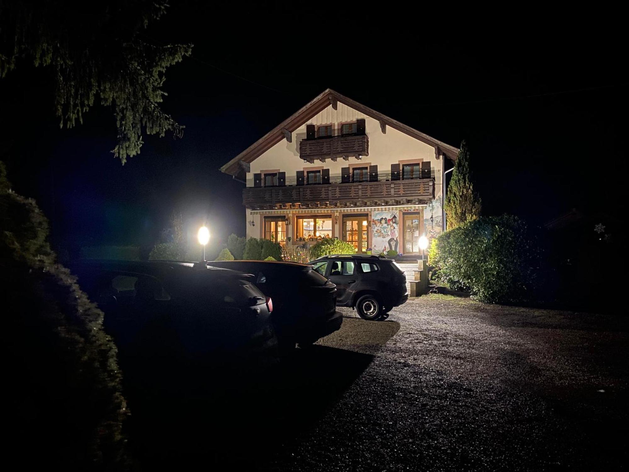 Chambres D'Hotes Des Cascades St-Nicolas Kruth Esterno foto