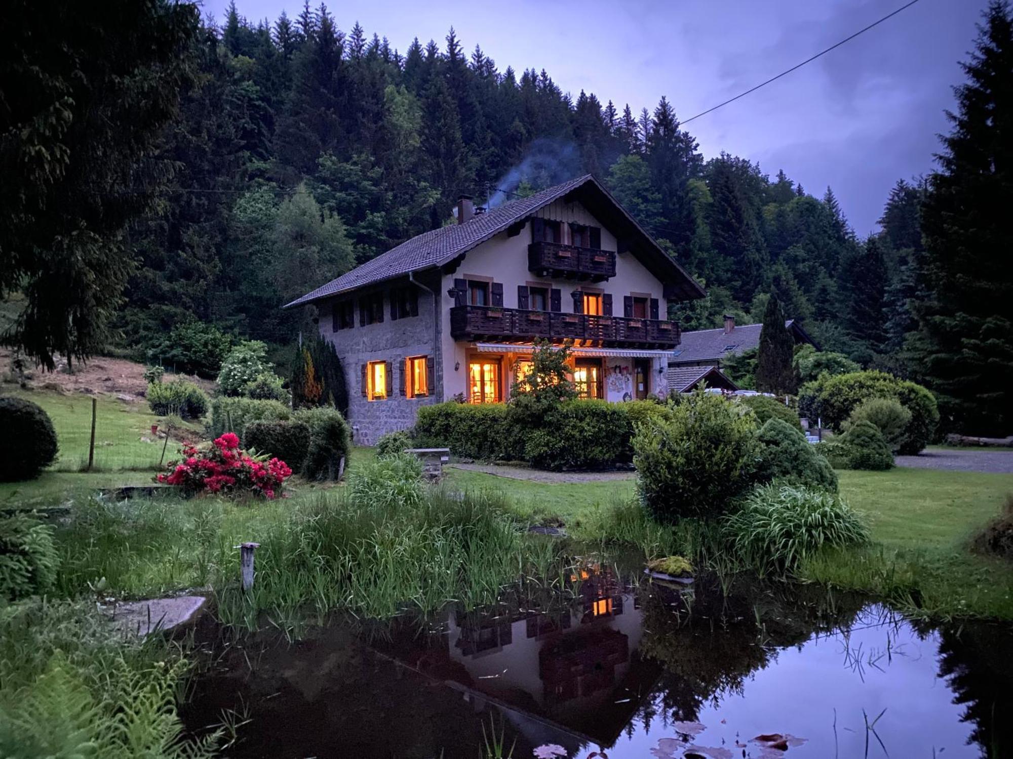 Chambres D'Hotes Des Cascades St-Nicolas Kruth Esterno foto