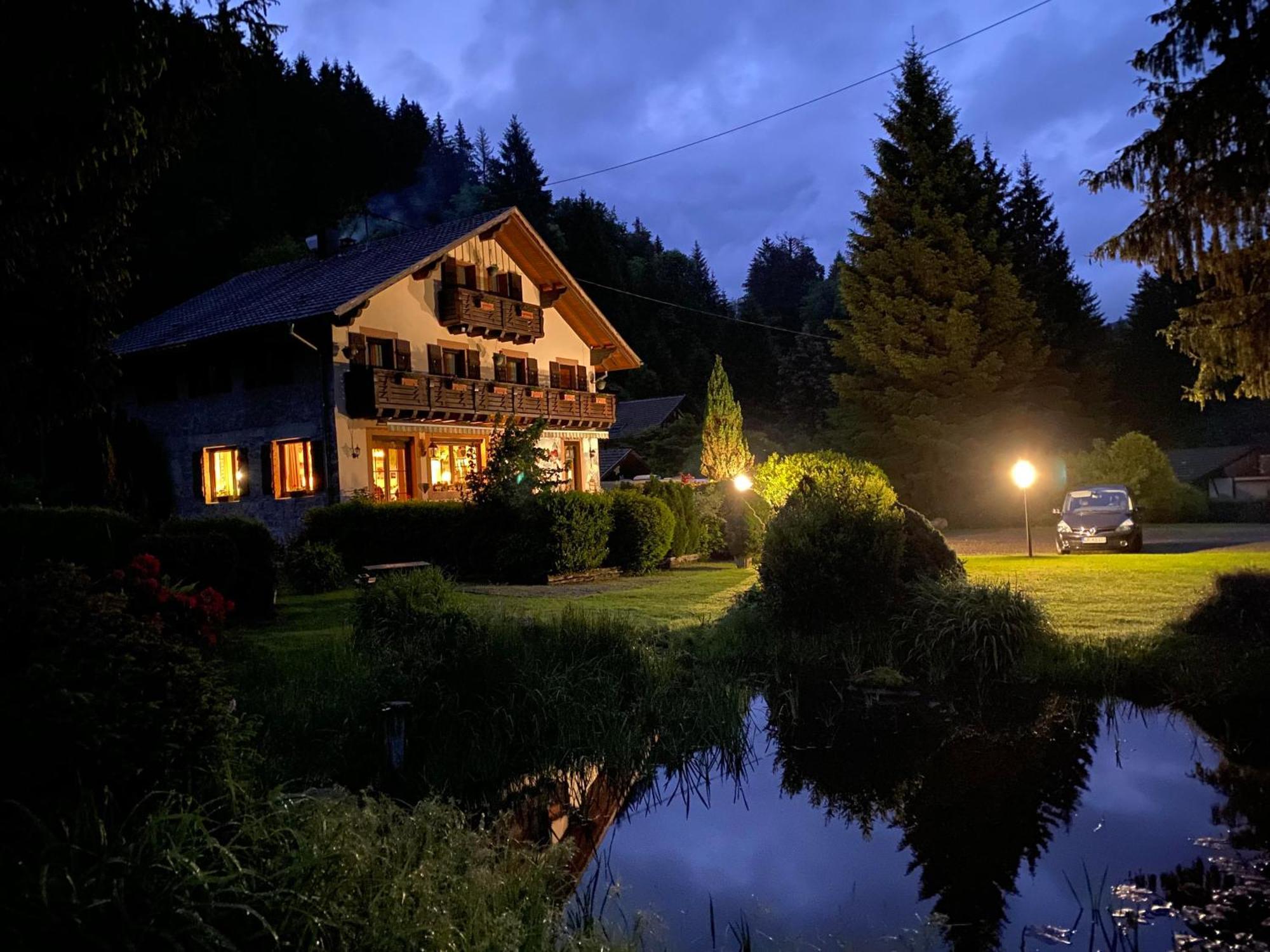 Chambres D'Hotes Des Cascades St-Nicolas Kruth Esterno foto